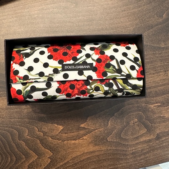 Dolce and Gabbana Case and Box - Picture 7 of 10